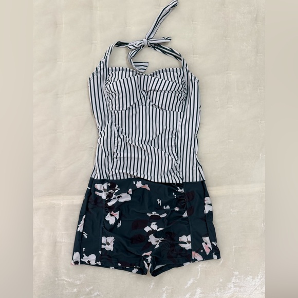 NWT Seafancy Striped Halter Swimsuit - XS - Picture 4 of 4